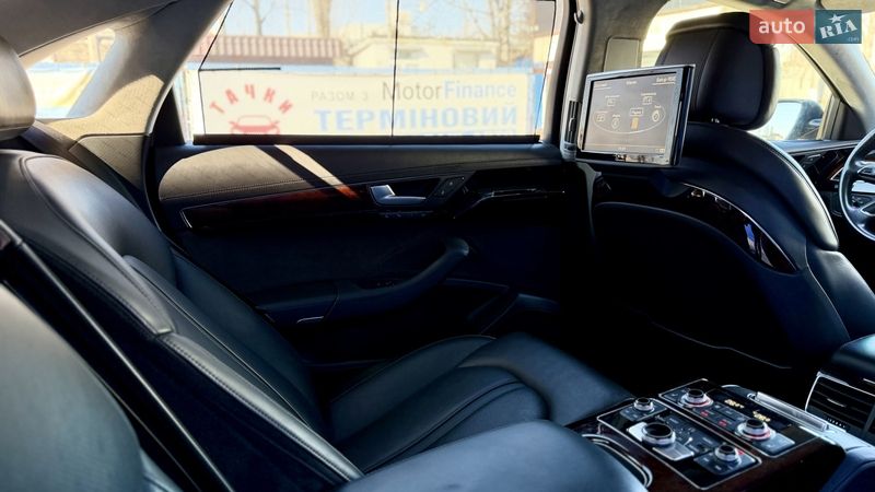Седан Audi A8 2013 в Києві