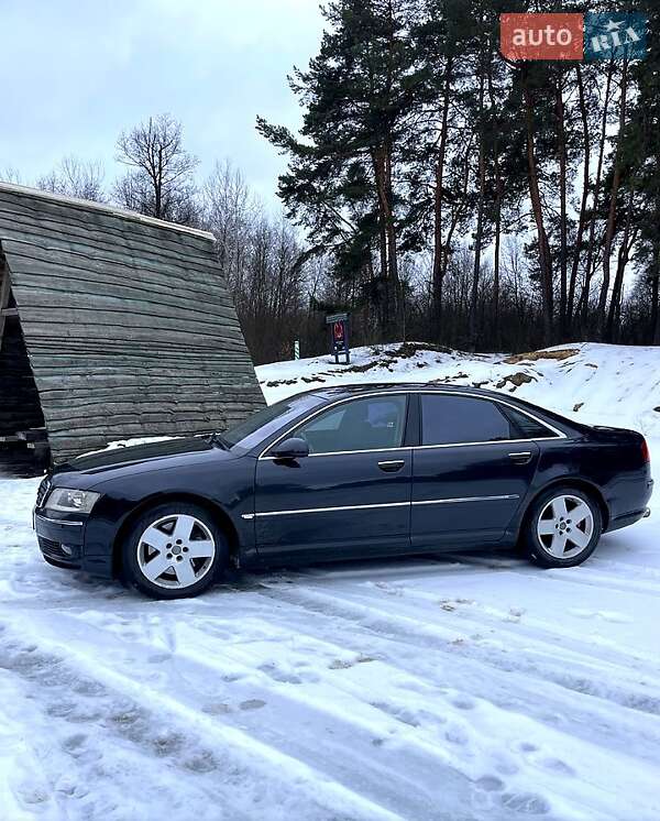 Седан Audi A8 2004 в Шишаки