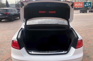 Седан Audi A8 2012 в Киеве