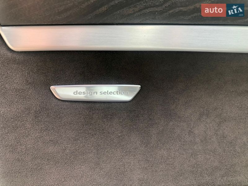 Седан Audi A8 2012 в Києві