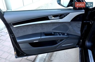 Седан Audi A8 2013 в Львове