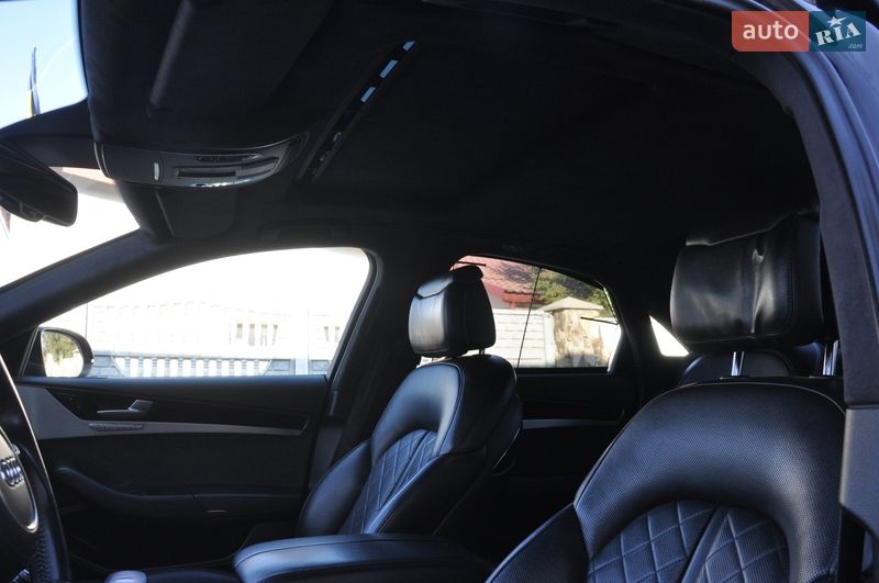 Седан Audi A8 2013 в Львові