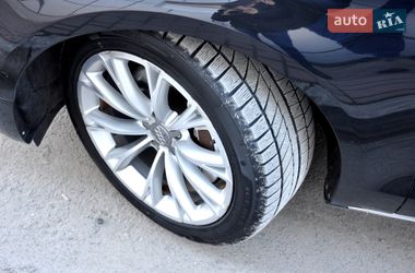 Седан Audi A8 2013 в Львове