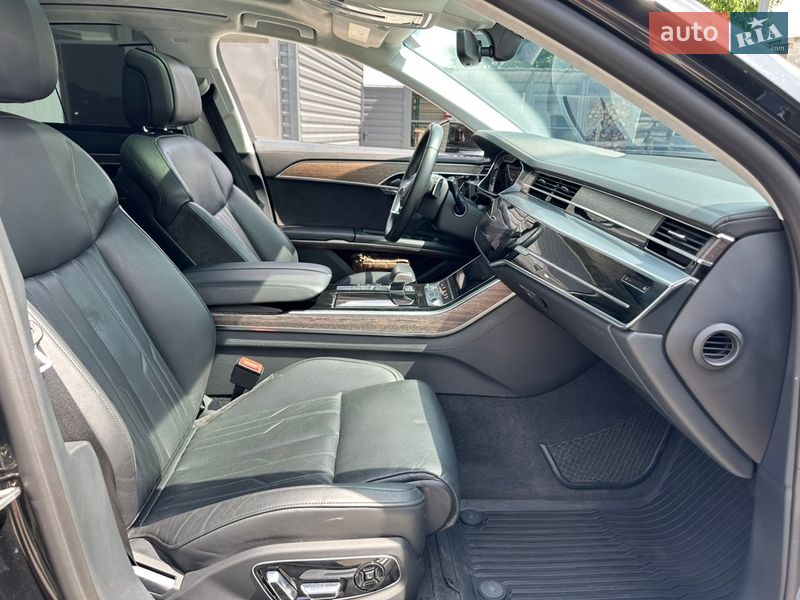 Седан Audi A8 2018 в Житомирі