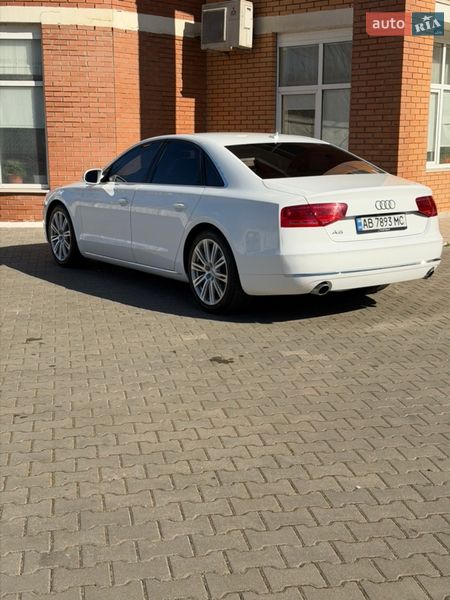 Седан Audi A8 2012 в Одесі