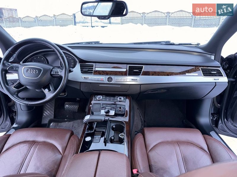 Седан Audi A8 2013 в Луцьку