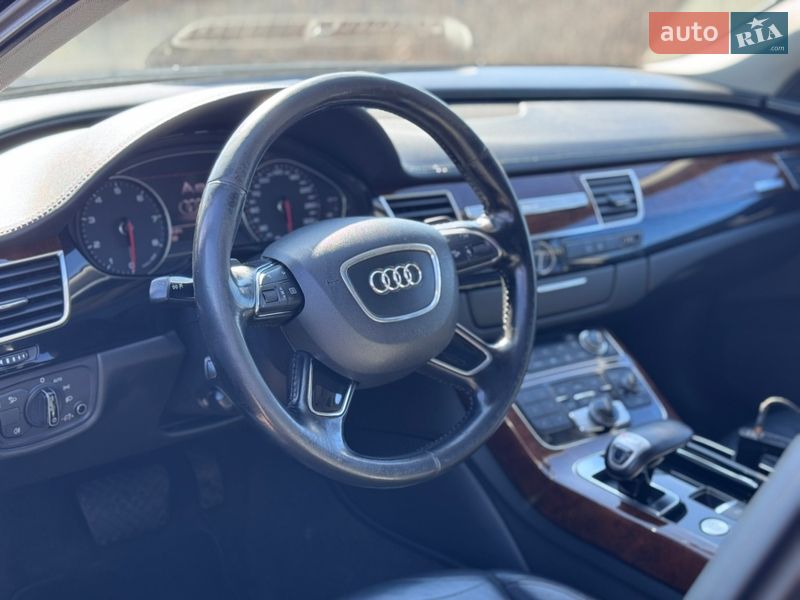 Седан Audi A8 2011 в Боярке