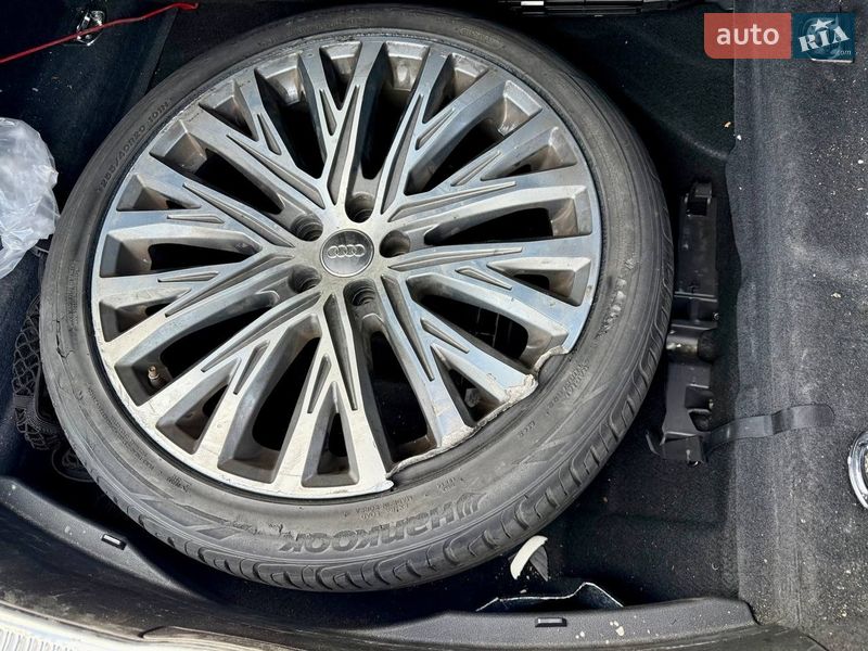 Седан Audi A8 2019 в Києві