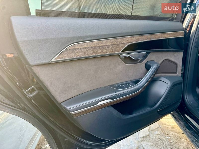 Седан Audi A8 2019 в Києві
