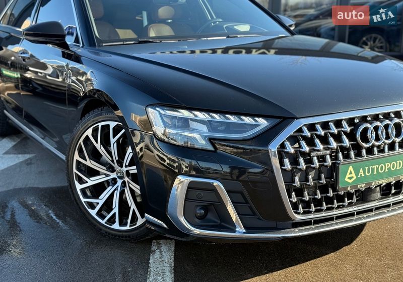 Седан Audi A8 2022 в Киеве