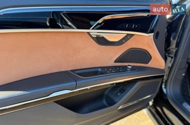 Седан Audi A8 2022 в Киеве