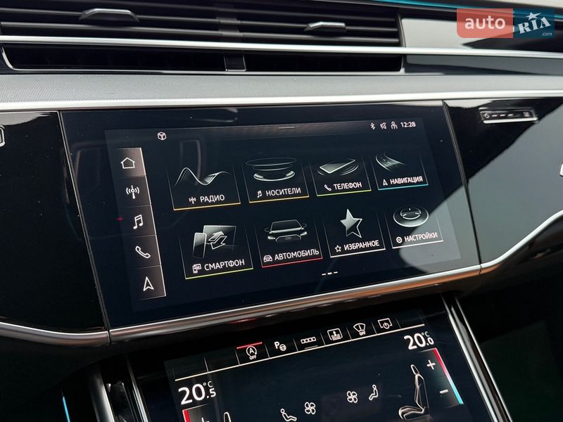 Седан Audi A8 2022 в Киеве