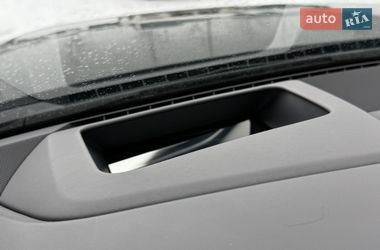 Седан Audi A8 2022 в Киеве