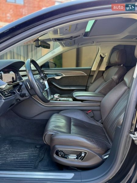 Седан Audi A8 2020 в Чернівцях