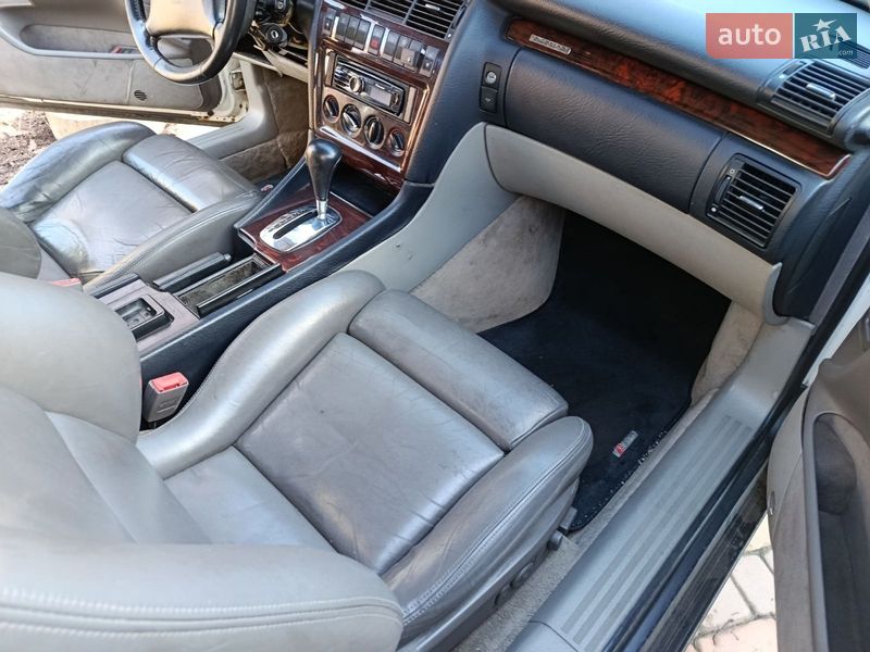 Седан Audi A8 1995 в Харькове