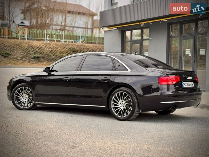 Седан Audi A8 2013 в Львове