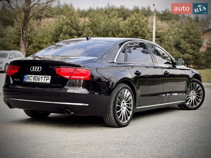 Седан Audi A8 2013 в Львове