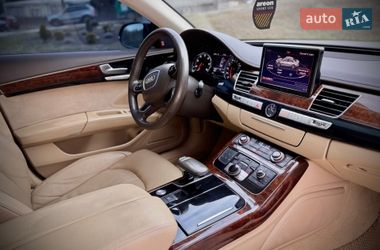 Седан Audi A8 2013 в Львове