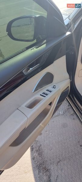 Седан Audi A8 2010 в Киеве