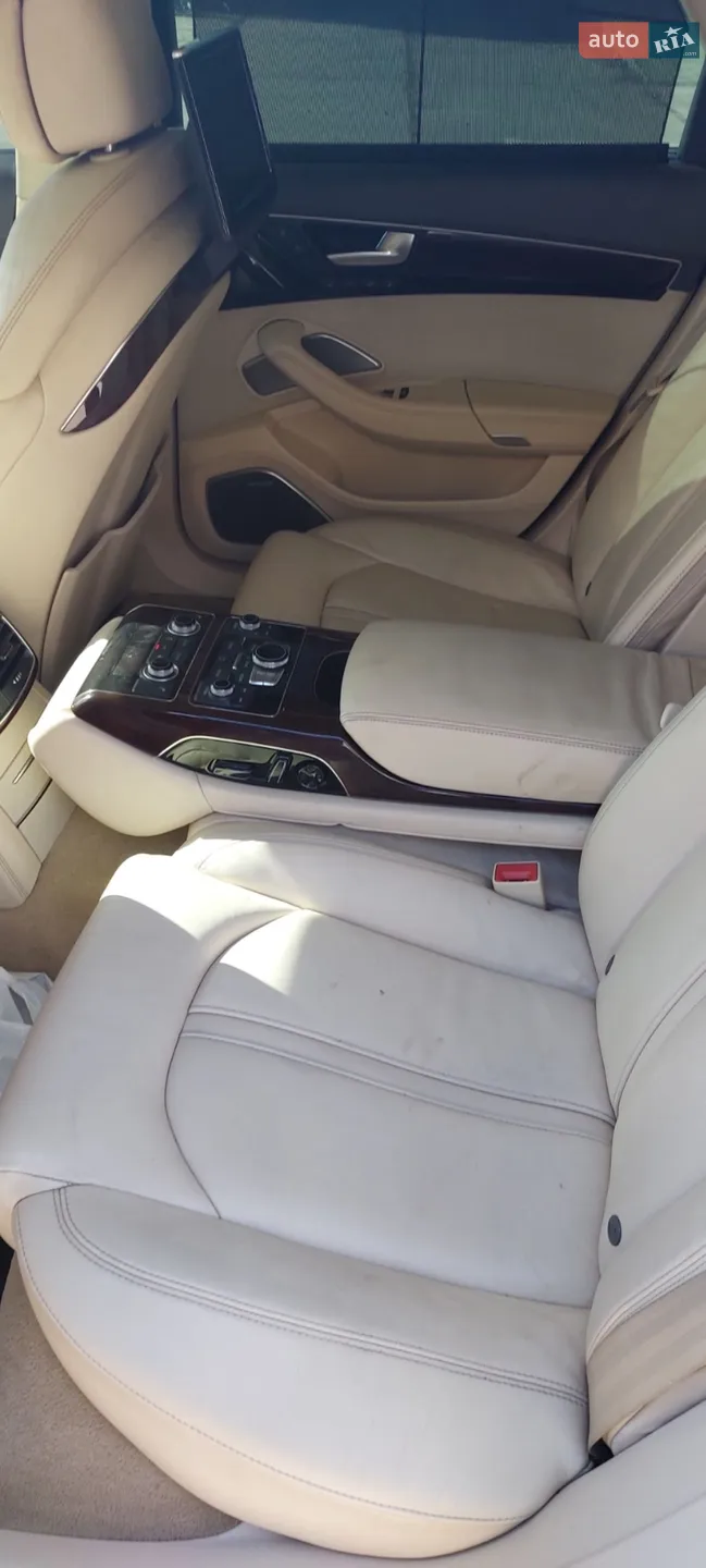 2010 Audi A8 - мініатюра 11