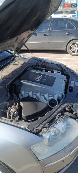 Седан Audi A8 2004 в Киеве