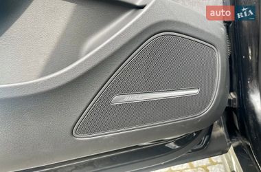 Седан Audi A8 2016 в Києві