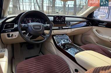 Седан Audi A8 2012 в Хмельницком