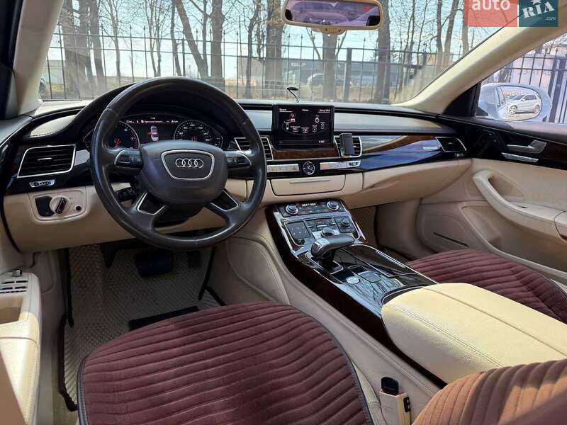Седан Audi A8 2012 в Хмельницком