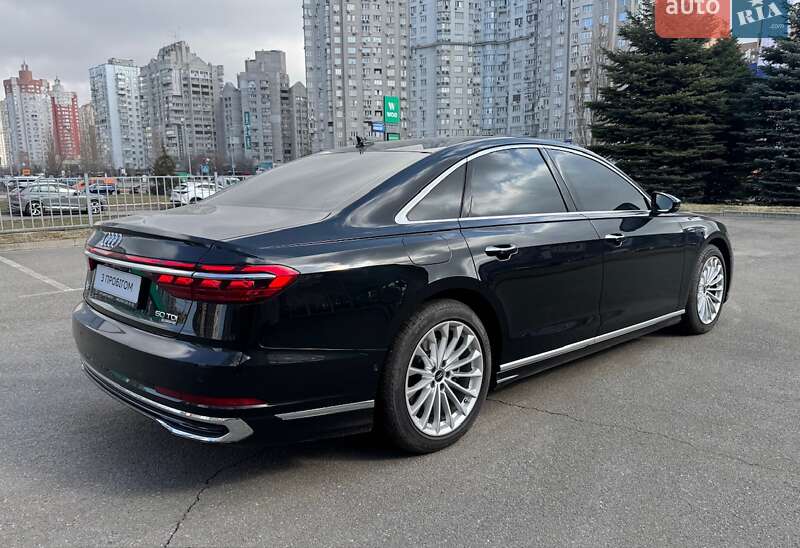 Седан Audi A8 2025 в Києві