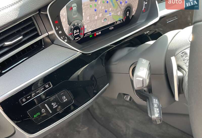 Седан Audi A8 2025 в Києві