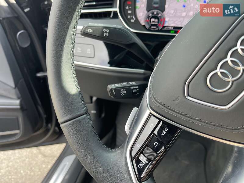 Седан Audi A8 2025 в Києві