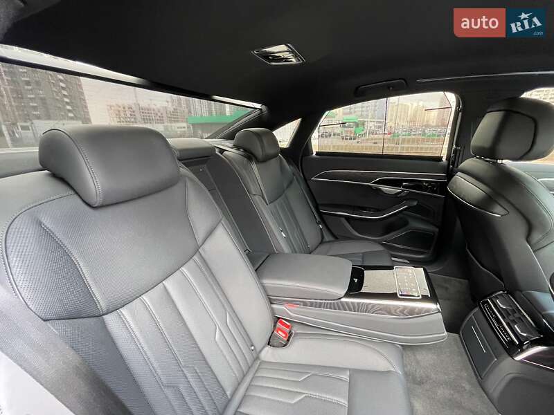 Седан Audi A8 2025 в Києві