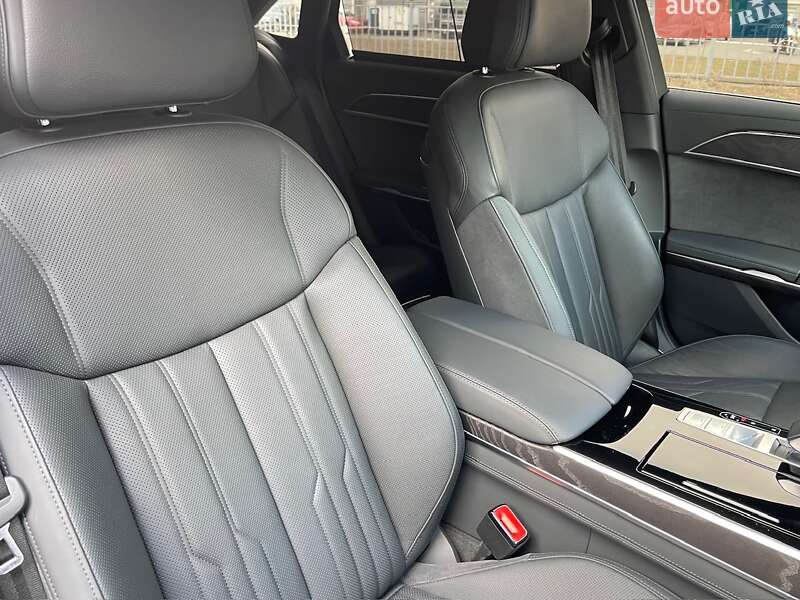 Седан Audi A8 2025 в Києві