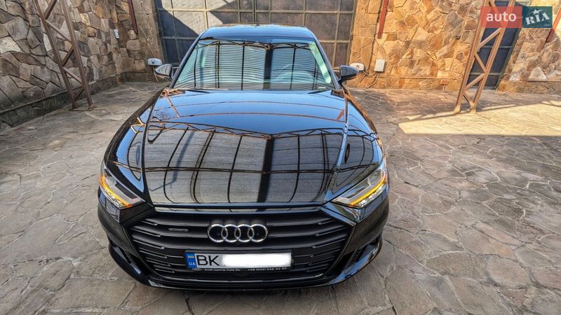 Седан Audi A8 2020 в Ровно