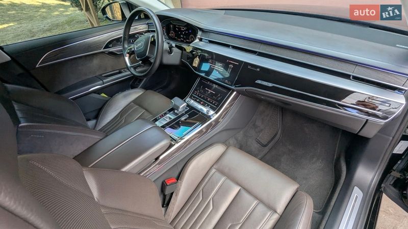Седан Audi A8 2020 в Ровно
