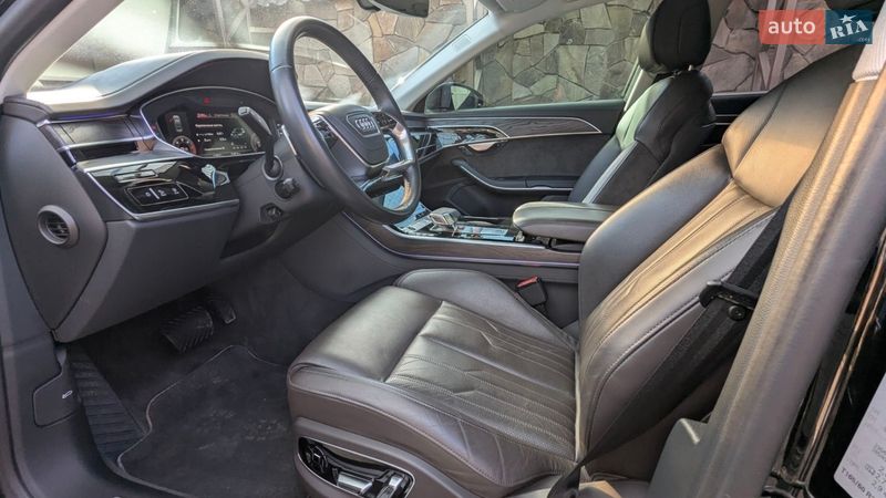 Седан Audi A8 2020 в Ровно