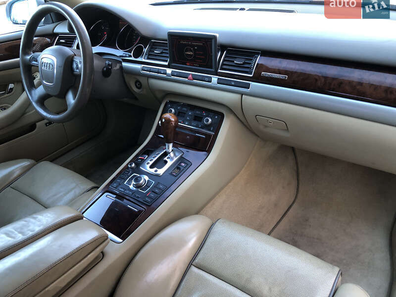 Седан Audi A8 2006 в Одессе
