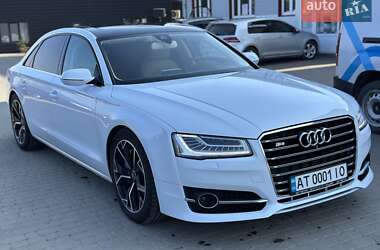 Седан Audi A8 2015 в Снятині