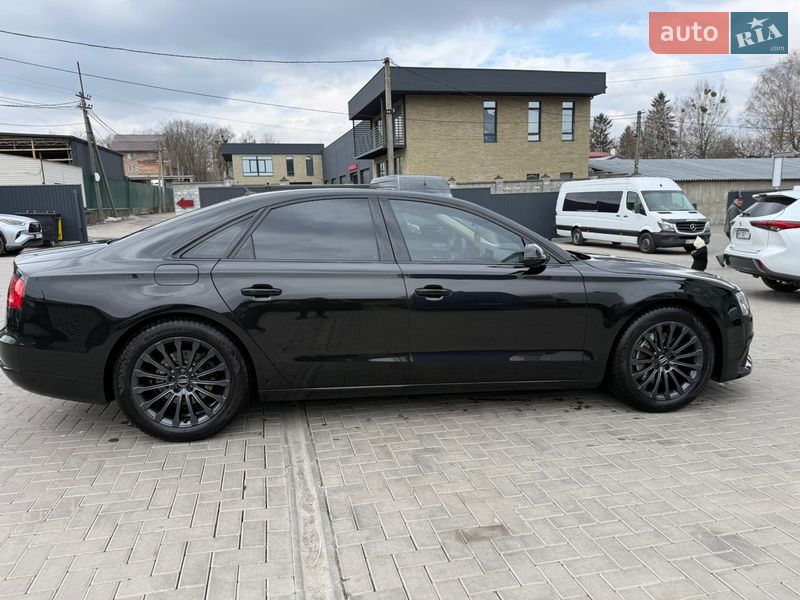 Седан Audi A8 2011 в Рівному