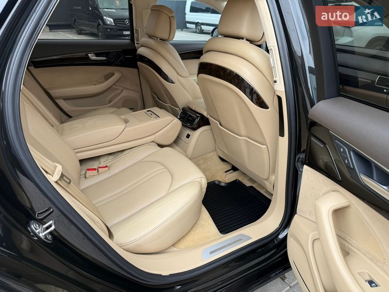 Седан Audi A8 2011 в Рівному