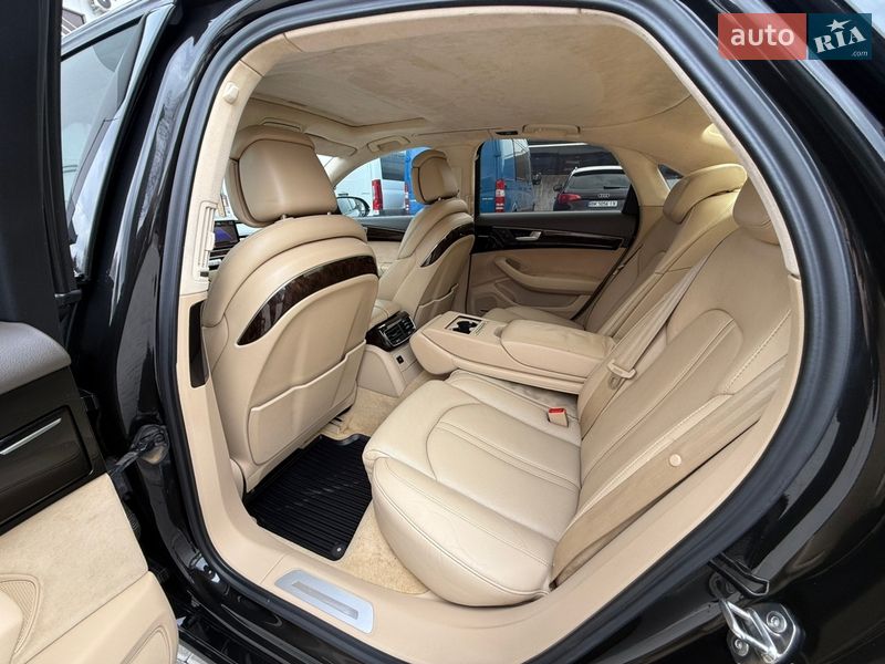 Седан Audi A8 2011 в Рівному