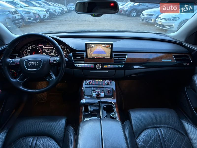 Седан Audi A8 2012 в Черновцах
