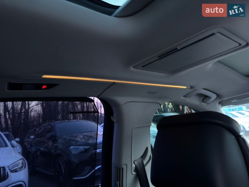 Седан Audi A8 2012 в Черновцах