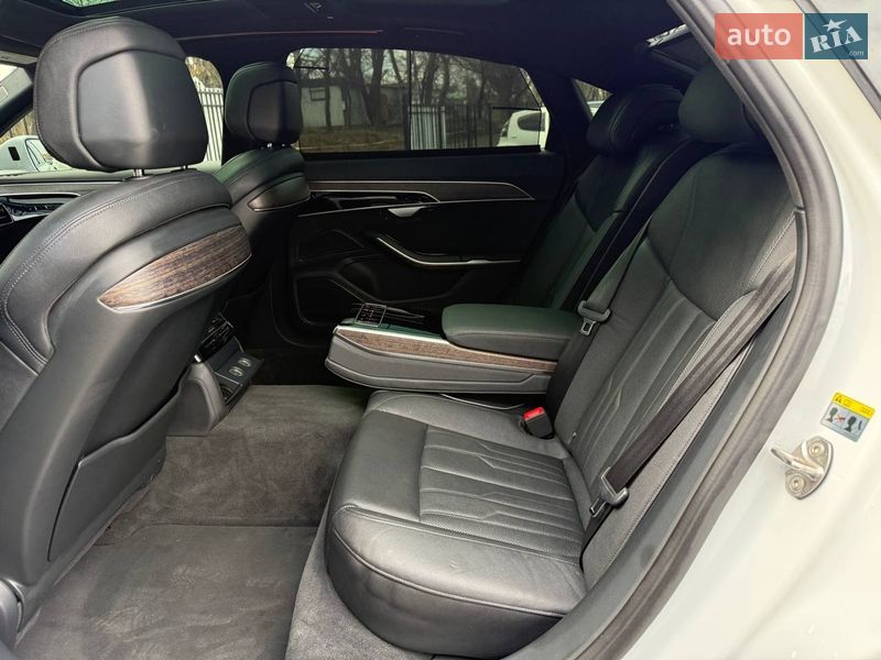 Седан Audi A8 2020 в Хмельницькому