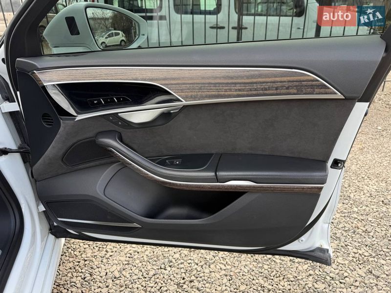 Седан Audi A8 2020 в Хмельницькому