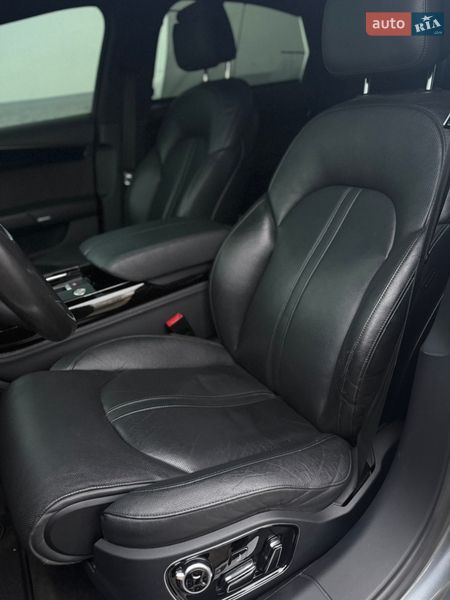 Седан Audi A8 2015 в Одесі