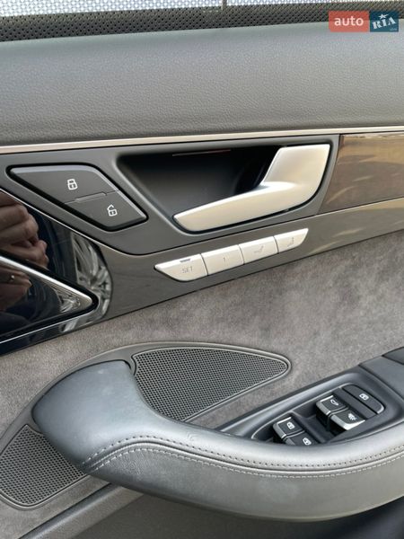 Седан Audi A8 2013 в Кропивницком