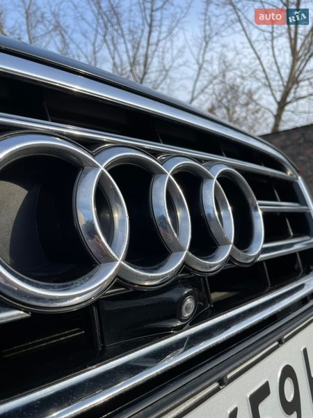 Седан Audi A8 2013 в Кропивницком