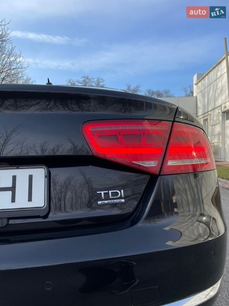 Седан Audi A8 2013 в Кропивницком