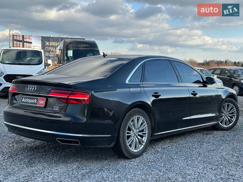 Седан Audi A8 2017 в Львове